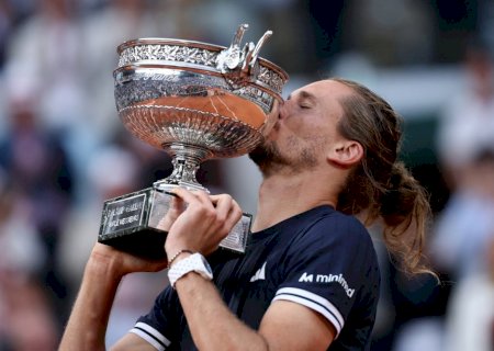 Zverev bate Cobolli e conquista seu primeiro título de Grand Slam em Roland Garros