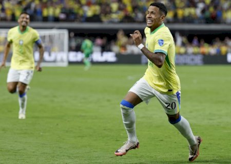 Tottenham abre conversas com o Manchester City para tentar contratar Savinho