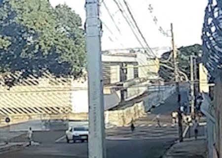 V&iacute;deo registra tumulto em assalto que deixou tr&ecirc;s v&iacute;timas na UTI da Santa Casa