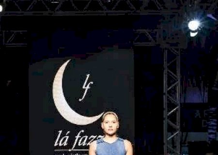 Aos 17 anos, Lara transforma roupas que iriam para o lixo em moda