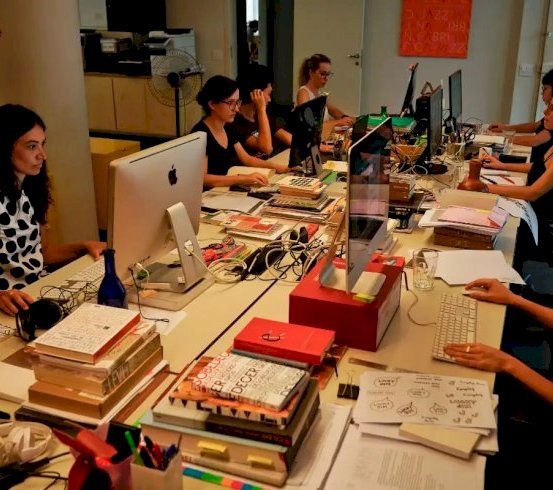 Emprego feminino aumenta 11%, mas desigualdade salarial persiste