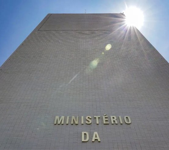 Governo bloqueia R$ 22,1 bi do Orçamento de 2026