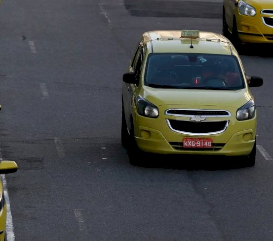 CMN regulamenta nova linha para motoristas de aplicativos e taxistas