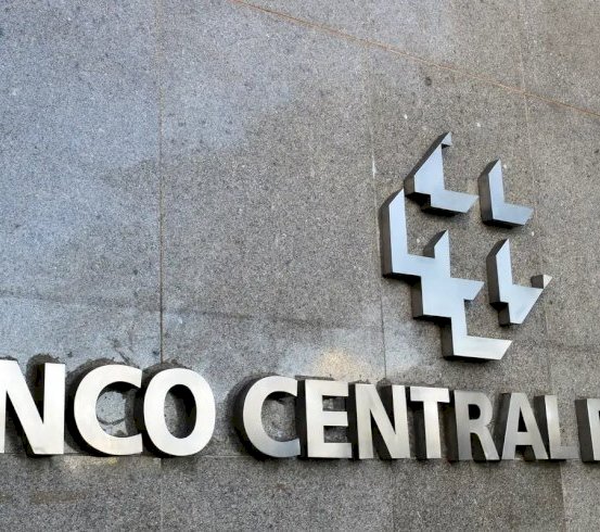 Mercado financeiro eleva previsão da Selic para 13,75% ao ano