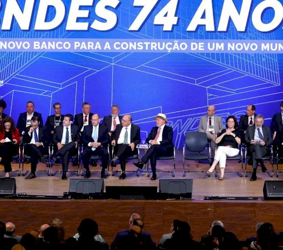 Confiança dos técnicos impulsiona bons resultados do BNDES, diz Lula