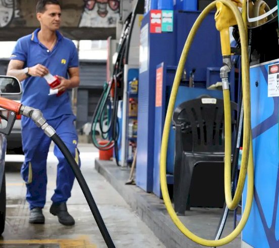 Subsídio de R$ 0,44 por litro da gasolina é prorrogado por 30 dias