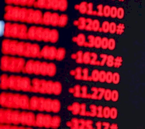 Bolsa sobe quase 3% e fecha no maior nível desde maio
