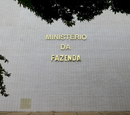 Projeção oficial de inflação sobe para 5,1%, com estouro da meta