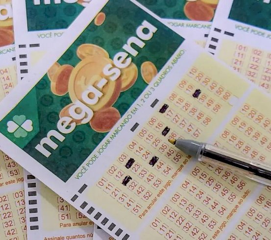 Mega-Sena acumula para R$ 135 milhões; confira as dezenas sorteadas