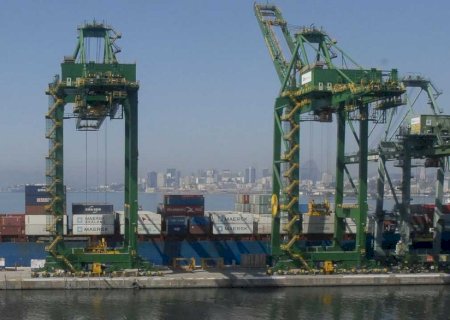 Balança comercial registra maior superávit da história para março