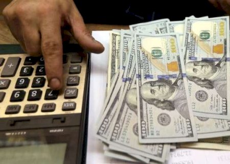 Bolsa de valores cai 2,12% e fecha no menor nível em nove dias