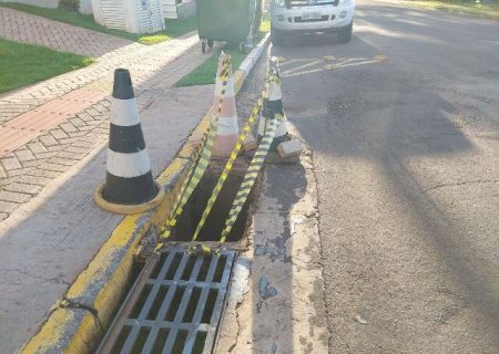 Boca de lobo sem tampa vira armadilha para moradores da Vila do Polonês