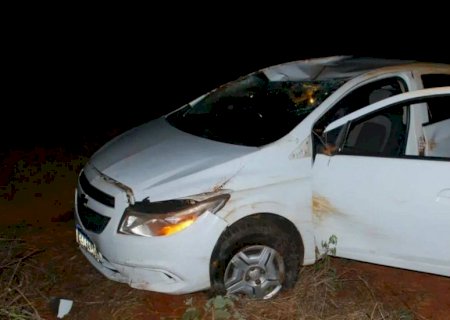 Motorista tenta desviar de animal e capota o carro na MS-395 em Bataguassu