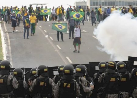 Denúncia contra Bolsonaro influencia projeto da anistia no Congresso