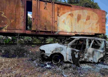Carro usado em execução de ‘Dinho da Nhanhá’ é encontrado queimado em Campo Grande