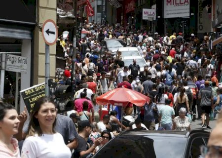 Setor de comércio e serviços de SP criou 357 mil empregos em 2024