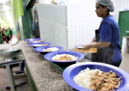 Seleção com 300 vagas para merendeiro encerra inscrições nesta sexta-feira