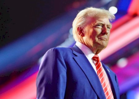 Presidente do México diz que há acordo com Trump para pausa em tarifas por um mês
