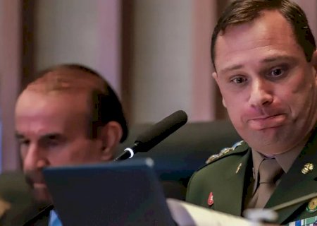 Bolsonaro recebia ala radical que “romantizava' golpe militar, diz Cid