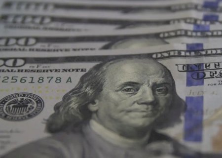 Dólar cai a R$ 5,77 e tem maior sequência de quedas desde o Plano Real