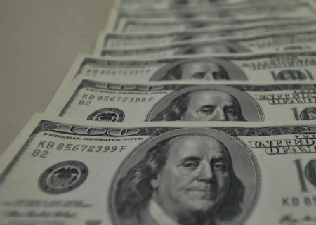 Dólar sobe para R$ 5,75 com receio sobre inflação