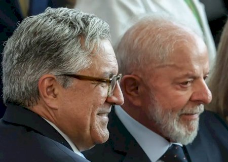 Gleisi Hoffmann cita isenção do IR como prioridade da agenda política