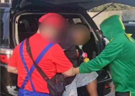 Fantasiados de Mario Bros, Luigi e Yoshi, policiais de SP prendem ladrão de celular em bloco