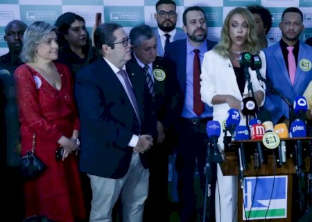 PEC contra escala 6x1 é protocolada na Câmara com 234 assinaturas 