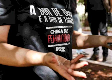 Com um feminicídio a cada dez dia, ‘blitz’ na Afonso Pena pede fim de violência contra mulher em MS