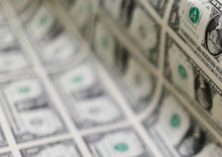 Dólar cai para R$ 5,81 em dia de trégua com moedas emergentes