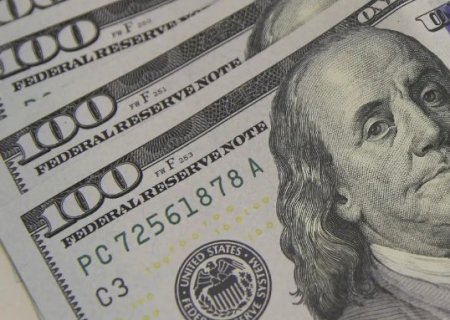 Dólar cai a R$ 5,40 com tensão entre EUA e China e expectativa de tarifaço