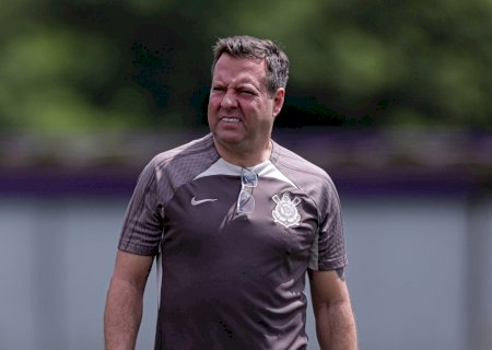 Médico do Corinthians se demite e detona presidente: "Não sabe absolutamente nada de futebol"