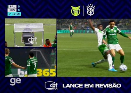 Árbitro marca pênalti para o Palmeiras, mas VAR corrige em pouco mais de um minuto; veja