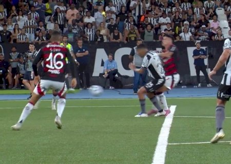 CBF divulga análise do VAR em pênalti não marcado em Botafogo x Flamengo: "Contato insignificante"