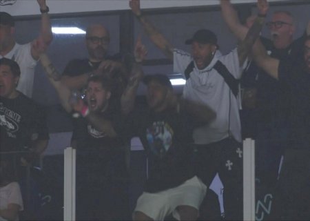 Ney do Camarote: fora por lesão, craque vira torcedor-símbolo do Santos no Brasileirão