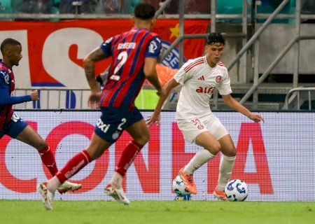 Garoto de 17 anos estreia pelo Inter, mas é expulso com 26 minutos em campo; veja vídeo