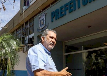 Diretor de consórcio chega à prefeitura após paralisação de motoristas