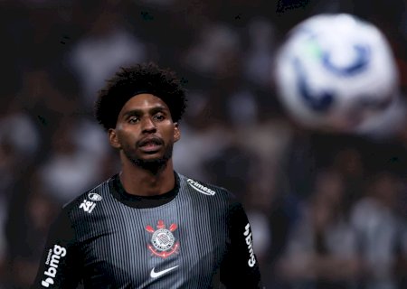 Hugo Souza sofre luxação no ombro e pode desfalcar Corinthians contra o Vitória