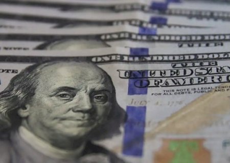 Dólar vai a R$ 5,39 com mercado atento ao pacote fiscal do governo