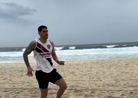 Nino treina no Rio de Janeiro com camisa do Fluminense; veja