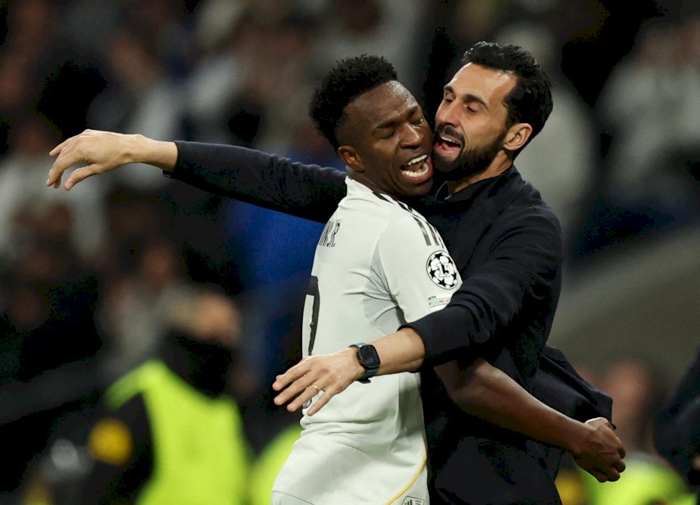 ‘Quem me dera ter 25 como ele’: Arbeloa faz questão de elogiar peça ‘confiável’ do Real Madrid