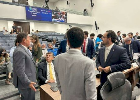 Bloc&atilde;o de 12 deputados garante 3 vagas na CCJR da Assembleia