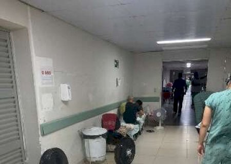 Sem ar-condicionado no Regional, pacientes vivem no calor e levam ventiladores