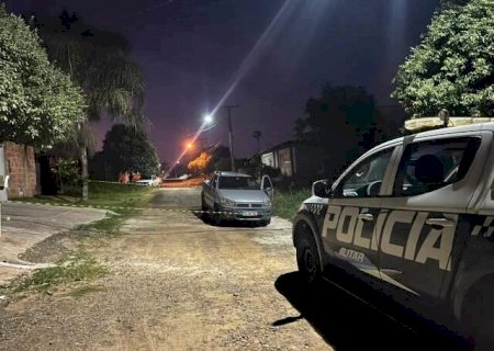 Advogado e amigo s&atilde;o mortos com tiros nas costas em frente a casa