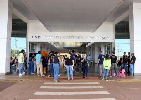 Voc&ecirc; encararia outra faculdade depois dos 40? Participe da enquete