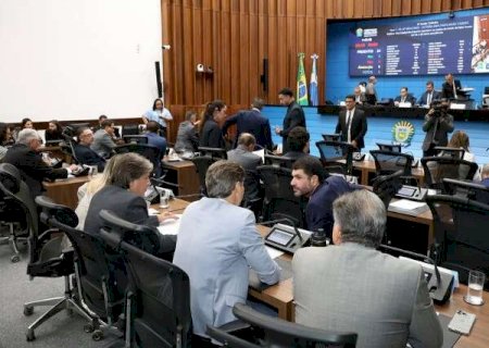 Deputados votam reajuste de 3,81% para 86 mil servidores de MS