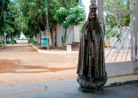 Ap&oacute;s furtos, imagem de Nossa Senhora ser&aacute; transferida de cemit&eacute;rio para igreja