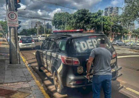 Homem &eacute; preso suspeito de pagar para abusar de enteada do irm&atilde;o