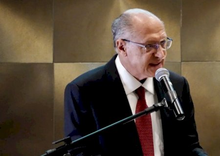 Alckmin deixará ministério em abril, mas seguirá como vice