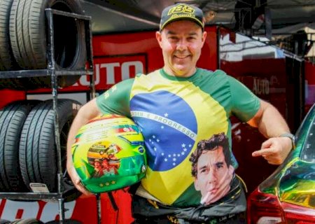 Senna, Schumacher e o pai estampam roupa e capacete para inspirar piloto